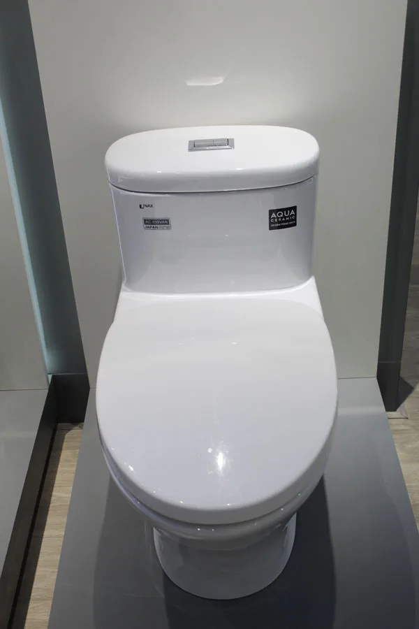 img_0032 Bồn cầu Inax AC-959VAN-2 một khối xả nhấn 3
