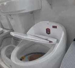 Bồn cầu két liền Macbolo MB996 dáng quả trứng 3 Bồn cầu két liền Macbolo MB996 dáng quả trứng 10