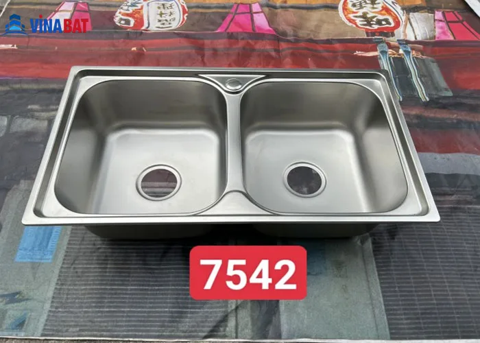 Chậu rửa bát 2 hố MAIKA 7542 1