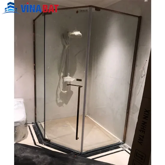 Vách kính tắm Fendi FMV-1X3 4 Vách-kính-tắm-Fendi-FMV-1X3-1