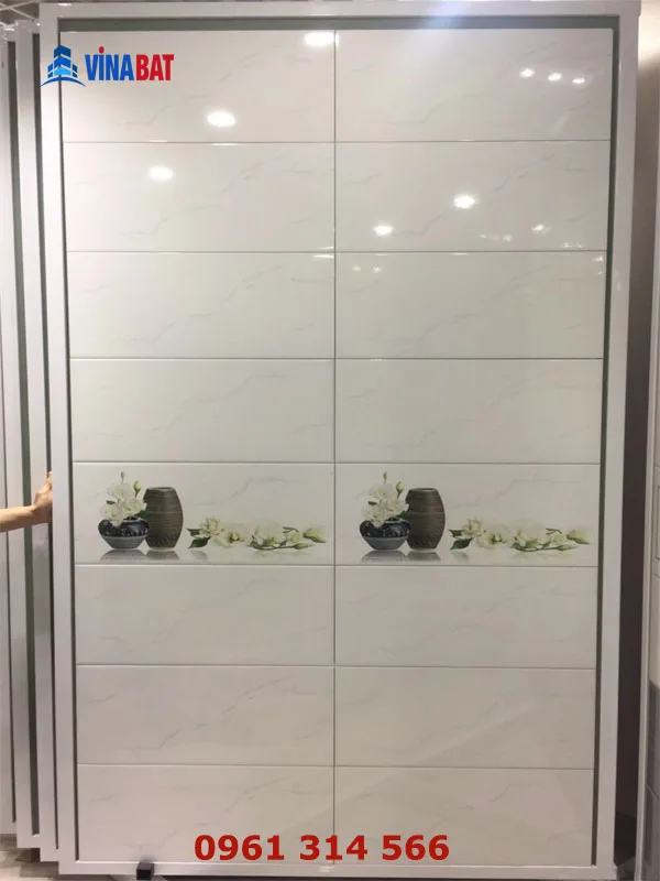 Gạch ốp vệ sinh 30x60cm BNC3608 trắng khói bóng 1 gach-op-30x60-bnc-3608-trang-khoi
