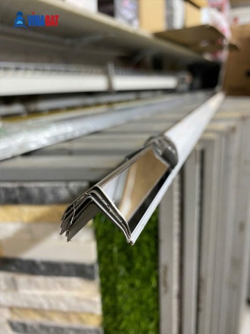 Nẹp góc inox V màu inox bóng - Bảo Phát